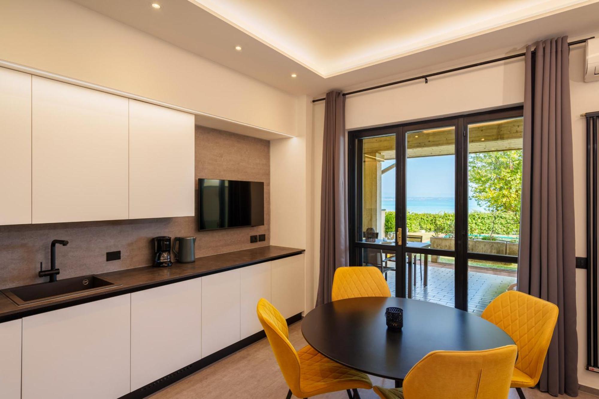Lakeview Apartment Primea Sirmione Ngoại thất bức ảnh
